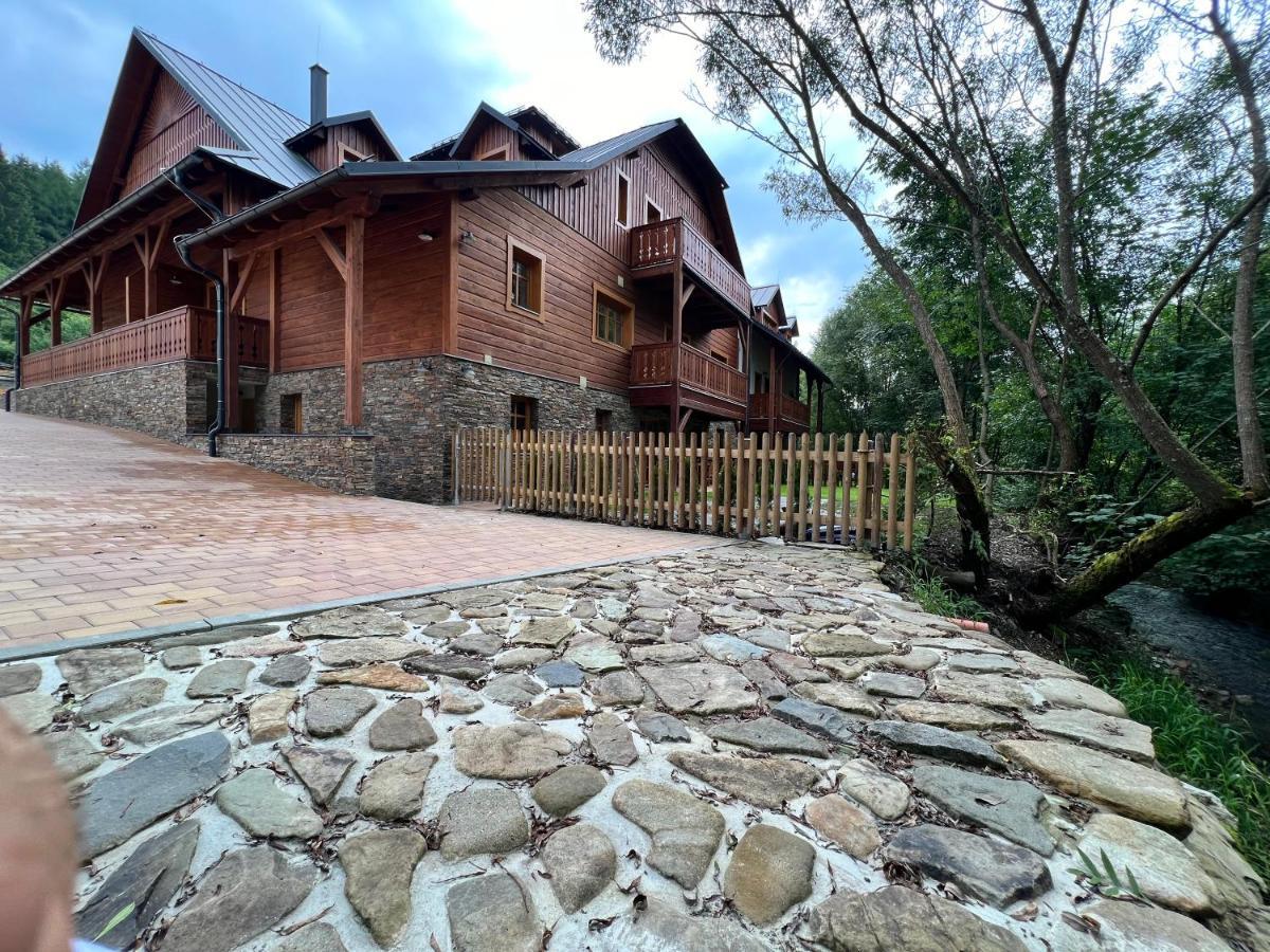Apartmany Jezerne Velke Karlovice Luaran gambar