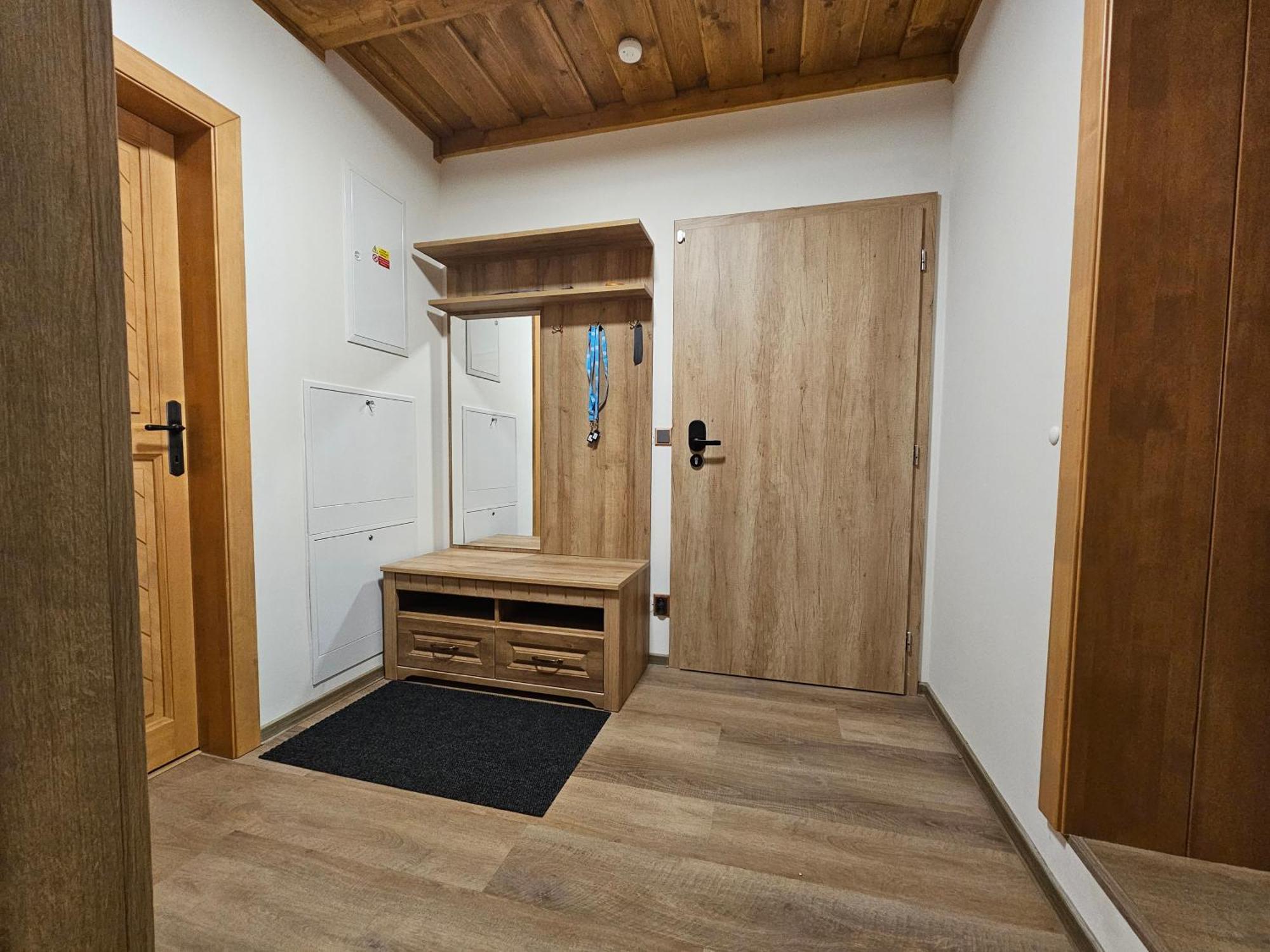 Apartmany Jezerne Velke Karlovice Bilik gambar