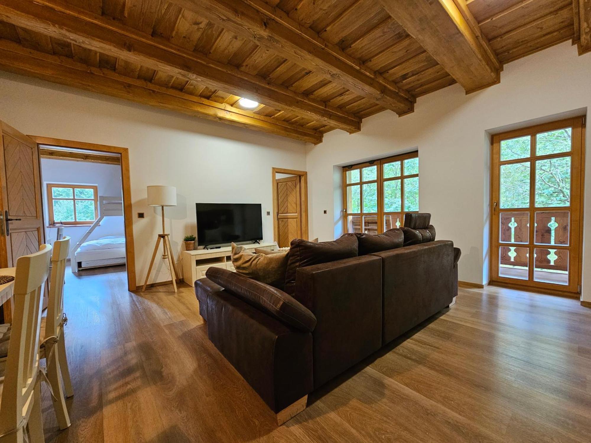 Apartmany Jezerne Velke Karlovice Bilik gambar