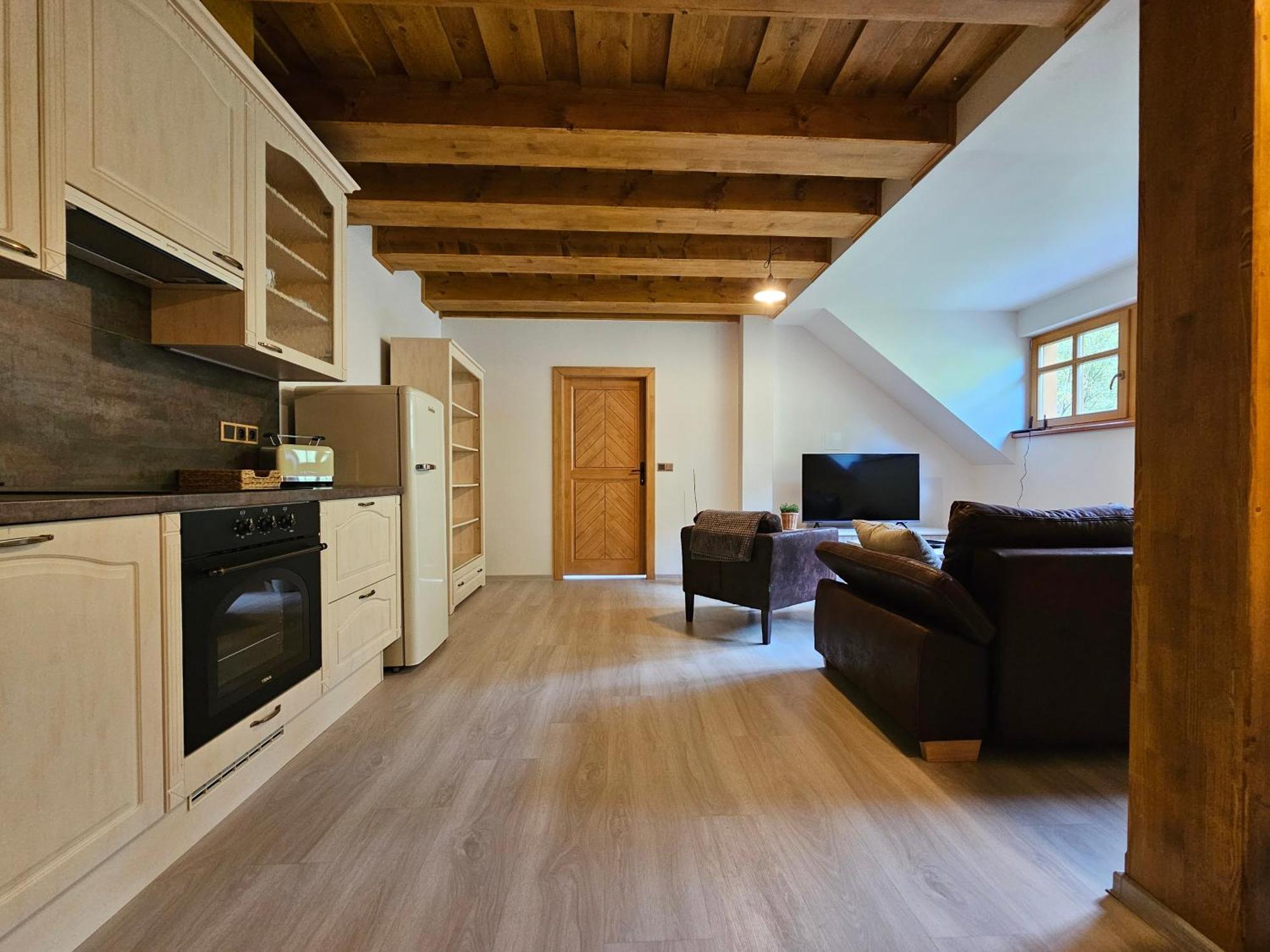 Apartmany Jezerne Velke Karlovice Bilik gambar
