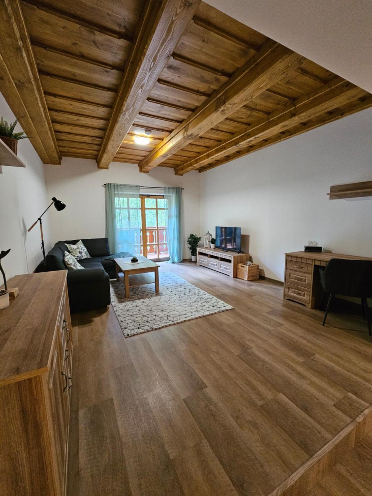 Apartmany Jezerne Velke Karlovice Bilik gambar
