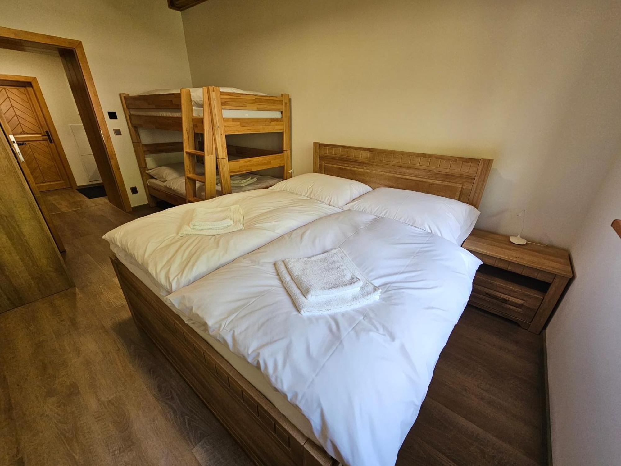 Apartmany Jezerne Velke Karlovice Bilik gambar